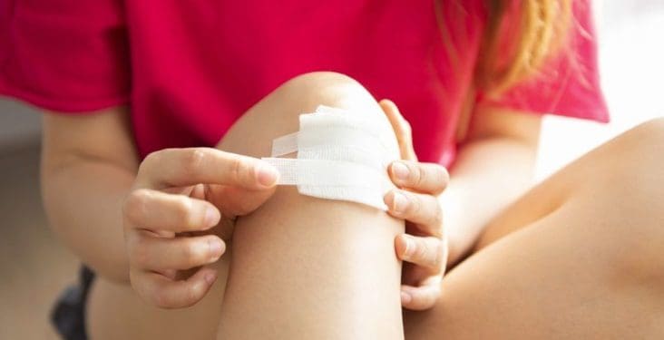 How to Heal Cuts Quickly (Using Easy, Natural Items)