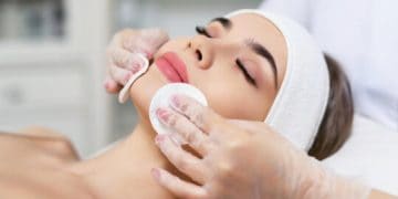 How to Look Naturally Beautiful with Beauty Services