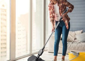 WHAT ARE THE BENEFITS OF HIRING A FLOOR SCRUBBER?