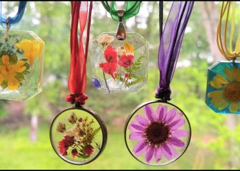 Real Flower Resin Jewelry: How It's Different, And Where To Find It