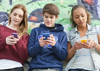 The imperceptible impact of smartphones on human life