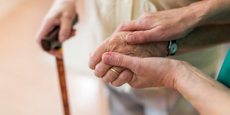 4 Signs Your Aging Loved One May Need Assisted Living