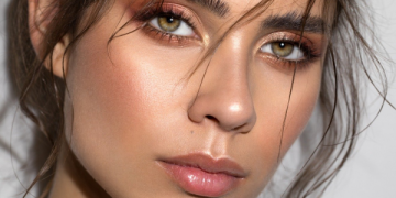 What Are the Benefits of Using Makeup?