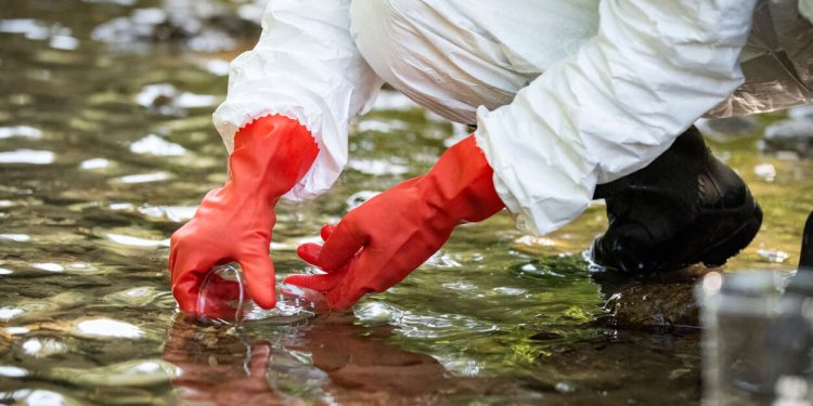 Camp Lejeune water contamination symptoms