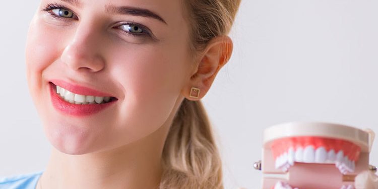 How Are Digital Dentures Transforming the Dental Care Industry?