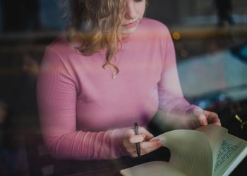 Difference Between Essay And Report