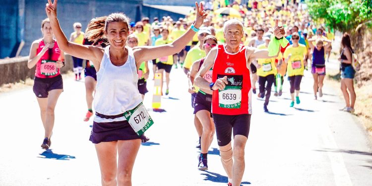Women running in marathon