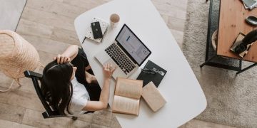 6 Tips to Avoid Burnout While Managing Work and Studies