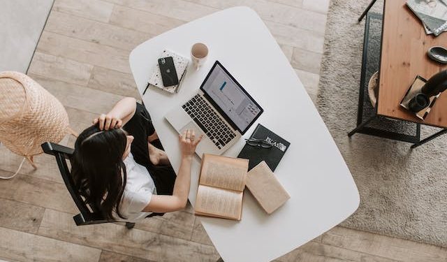 6 Tips to Avoid Burnout While Managing Work and Studies