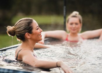 5 Ways Relaxing In A Hot Tub Can Increase Wellness