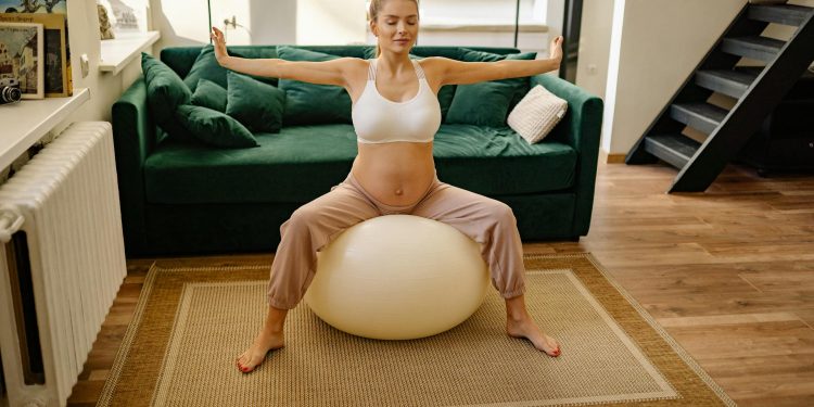 What Size Yoga Ball You Should Choose for Pregnancy